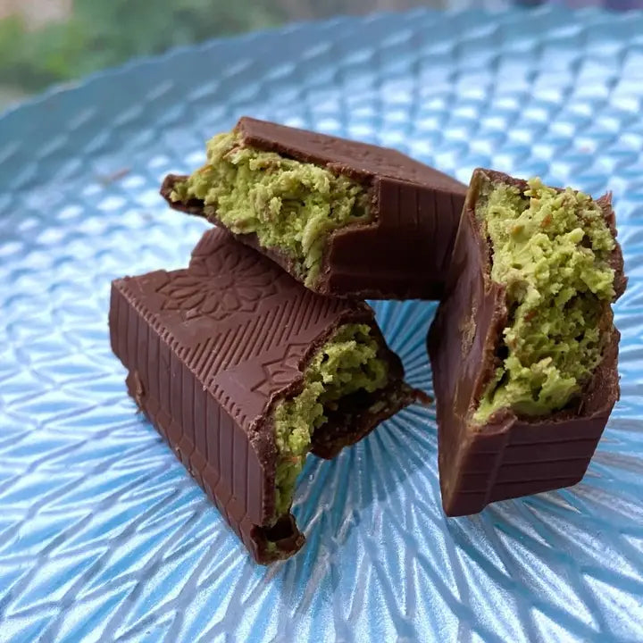 Pistachio Praline Dubai Chocolate Bar
